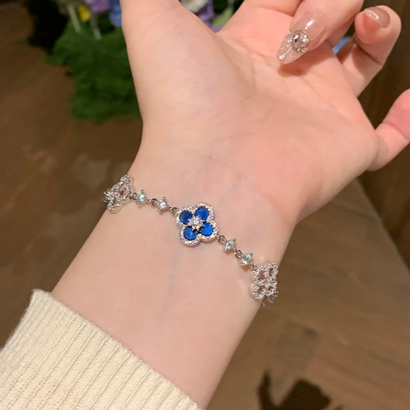¡®Dream¡¯CLOVER 5 MOTIF PINK BLUE RED WHITE BRACELET