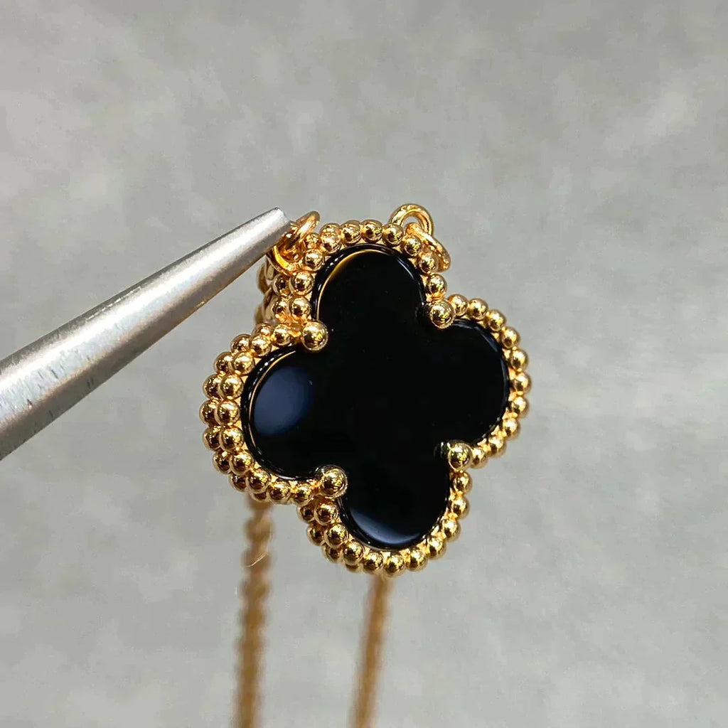 „Dream“CLOVER 15MM SCHWARZ ONYX EINZELBLUMEN-HALSKEHE