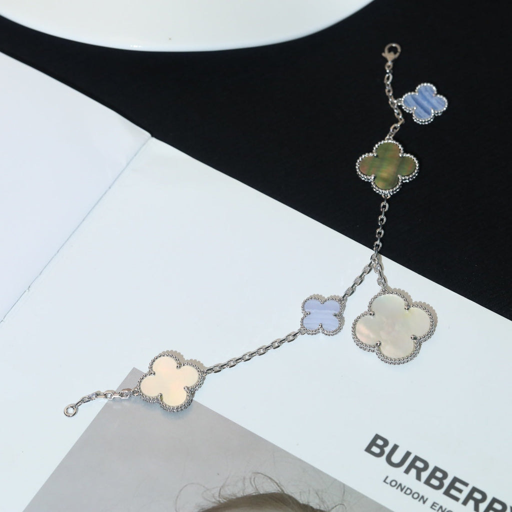 ¡®Dream¡¯CLOVER BRACELET 5 MOTIFS MOP CHALCEDONY SILVER