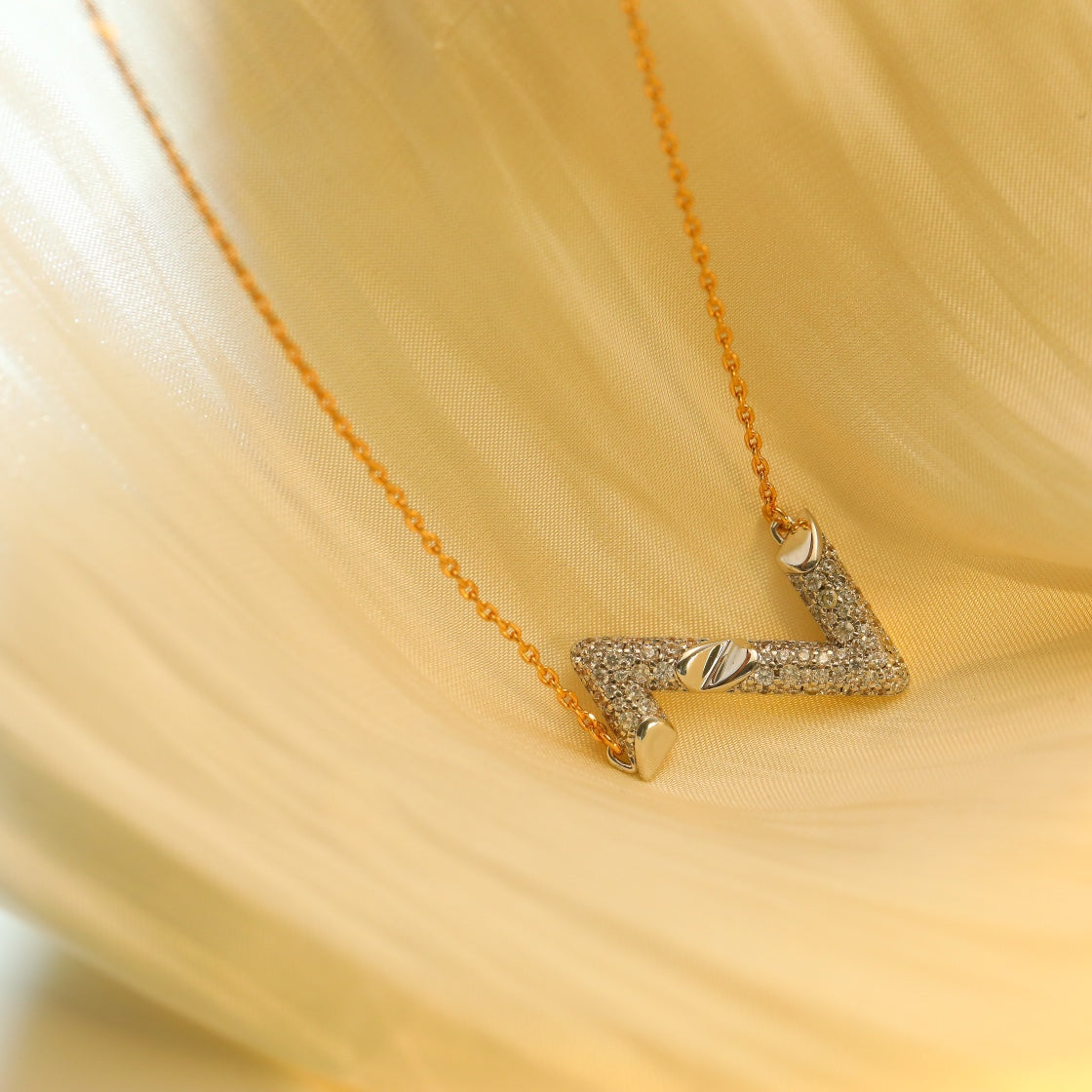 ¡®Dream¡¯VOLT SILVER DIAMOND PEDANT NECKLACE