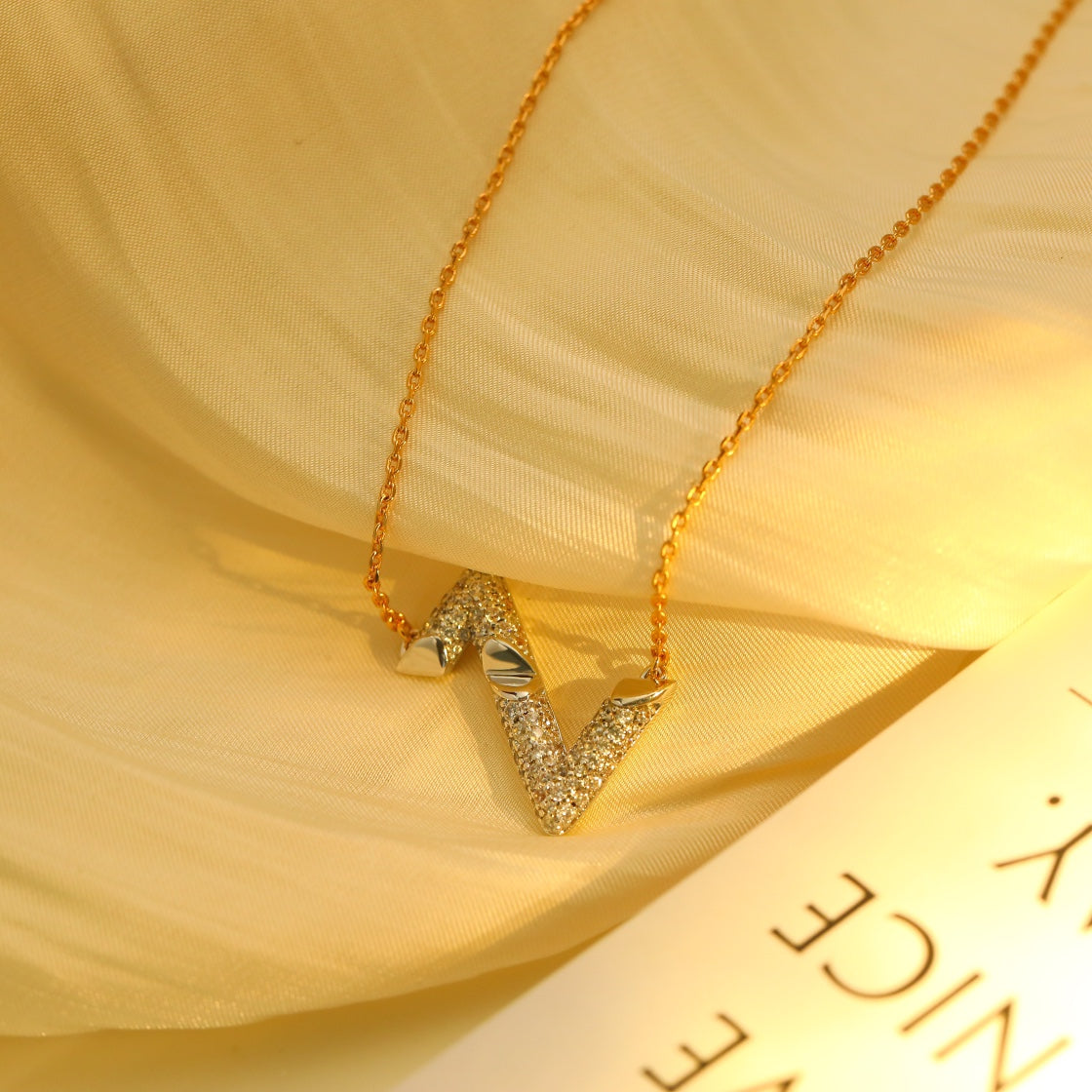 ¡®Dream¡¯VOLT SILVER DIAMOND PEDANT NECKLACE