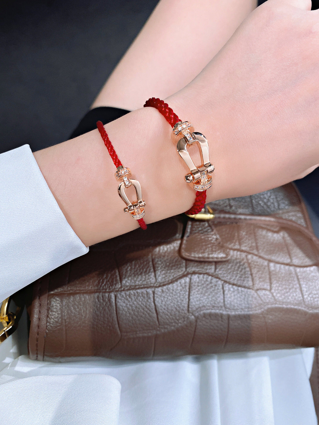 „Dream“FORCE 10 HALBER DIAMANT, ROSÉGOLD, ROTES KORDELARMBAND, GROSSES UND MITTELGROSSES MODELL