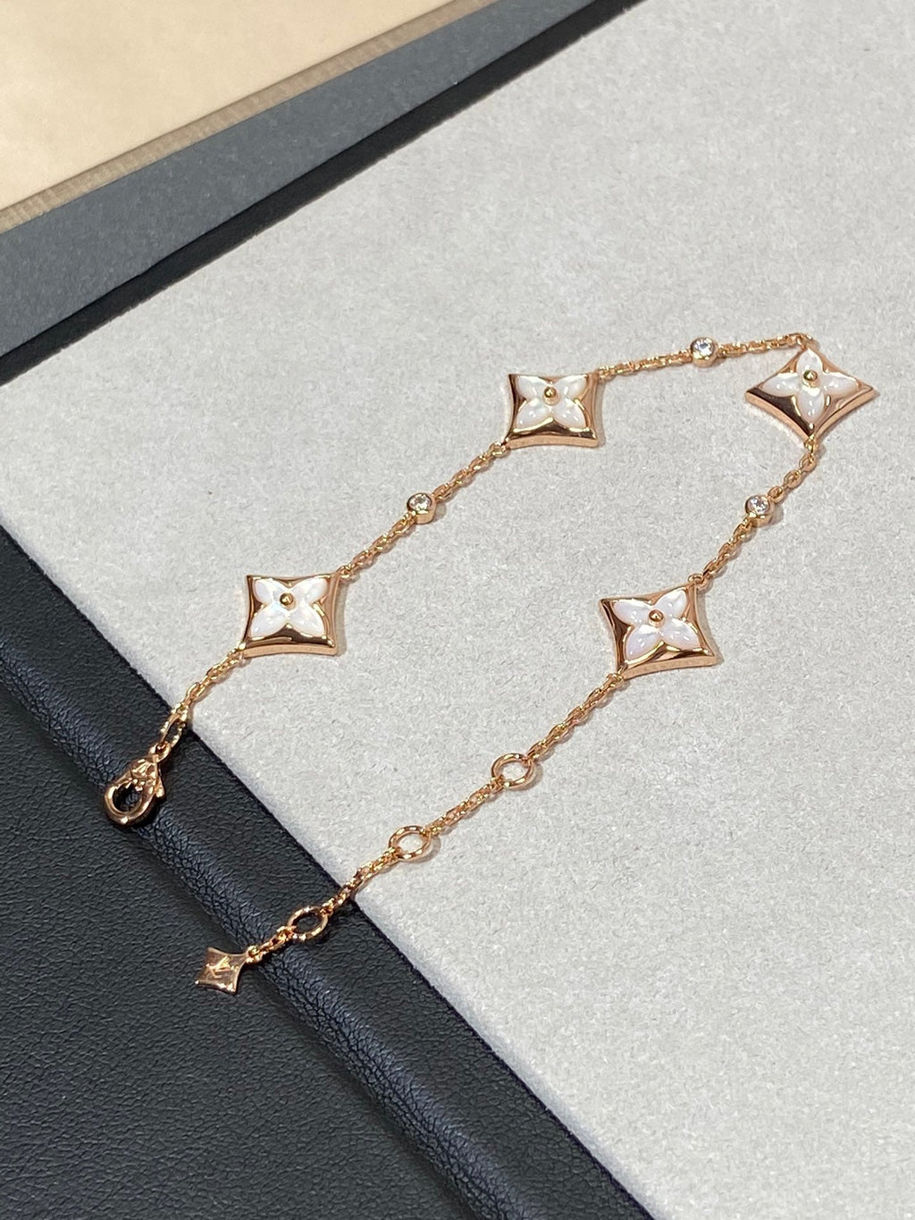 ¡®Dream¡¯STAR 4 MOTIF MOP DIAMOND PINK GOLD BRACELET