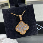 ¡®Dream¡¯CLOVER 25MM LARGE PEDANT DIAMOND PAVED LONG NECKLACE