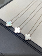 ¡®Dream¡¯CLOVER MEDIUM SILVER WHITE MOP NECKLACE