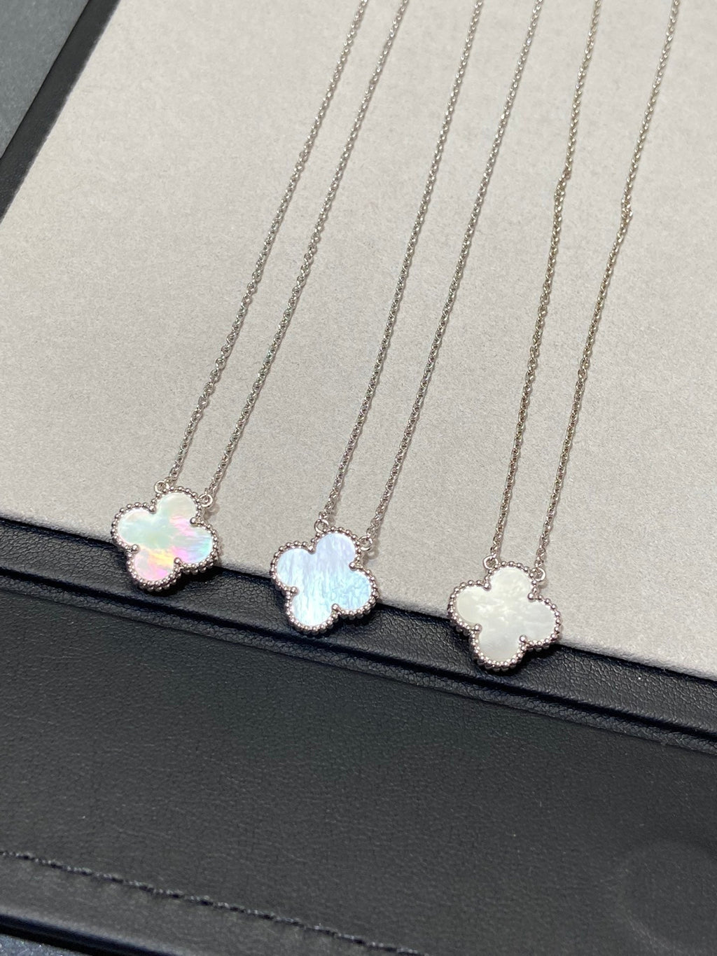 ¡®Dream¡¯CLOVER MEDIUM SILVER WHITE MOP NECKLACE