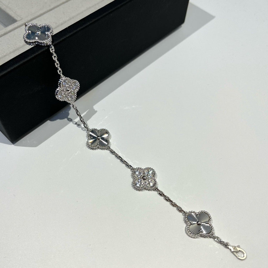 [Dream]New  CLOVER 5 MOTIF LASER BRACELET COLLECTION