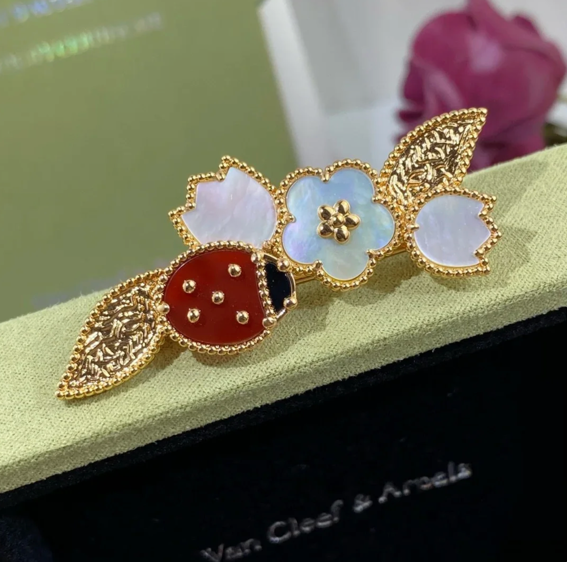 [Dream] LUCKY SPRING Ladybug Brooch