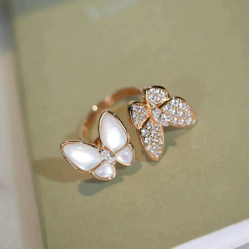 „Dream“-Ring mit Zwillingsschmetterling, Diamanten und Perlmutt