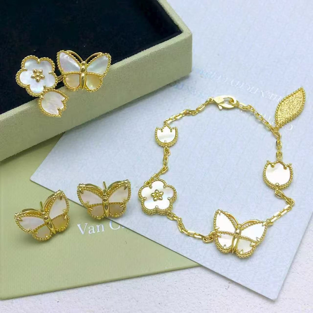 [Dream] 26 NEW CLOVER LUCKY LIGHT YELLOW AND WHITE SET