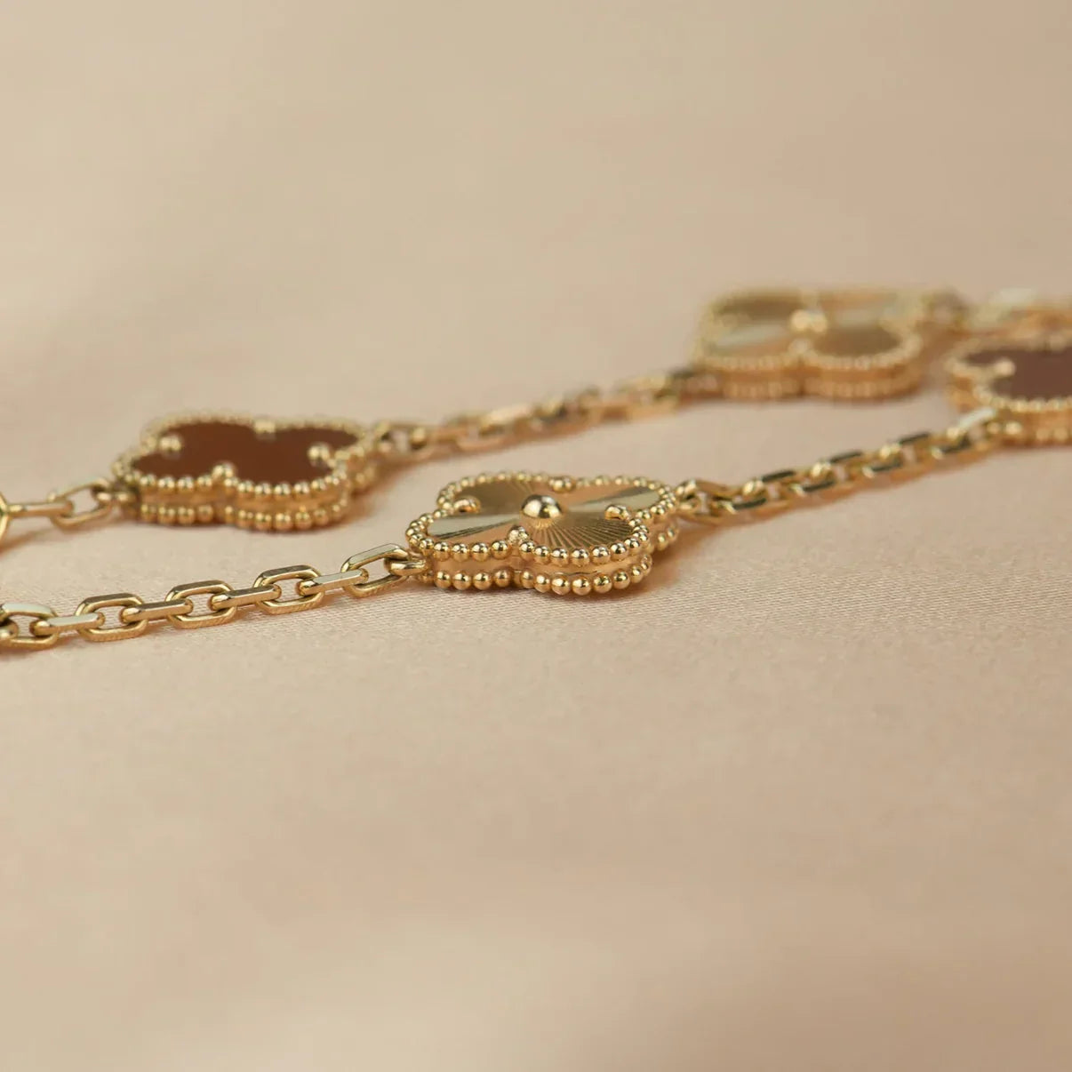 [Dream]New  CLOVER 5 MOTIF RED CORNELIAN BRACELET COLLECTION