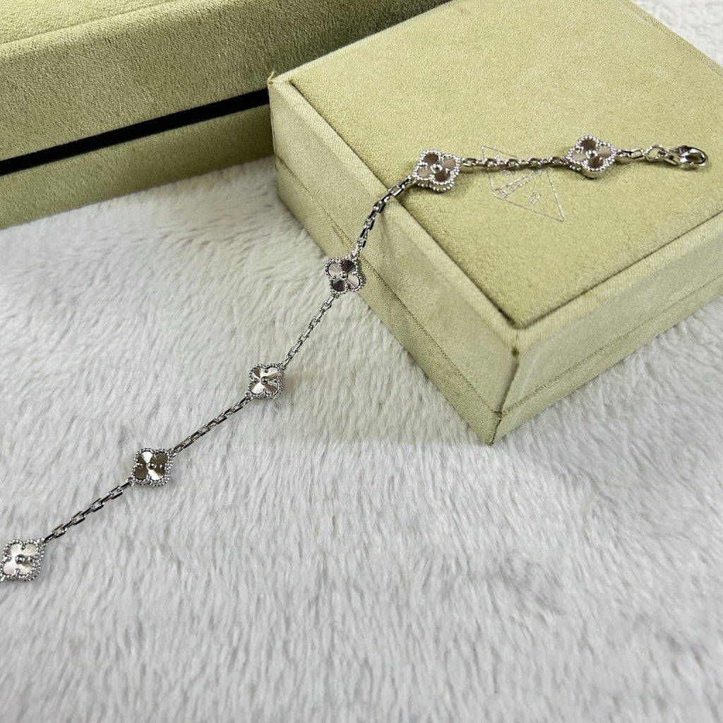 [Dream]ニュー クローバー 6 モチーフ ダイヤモンド ブレスレット