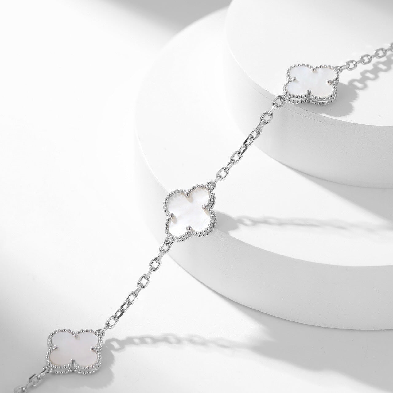 ¡®Dream¡¯CLOVER 10 MOTIFS WHITE MOTHER OF PEARL NECKLACE
