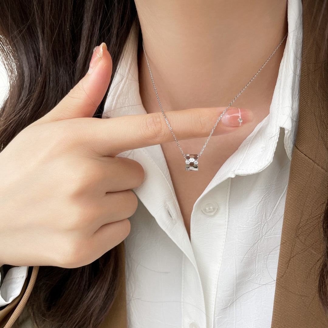 ¡®Dream¡¯BEE MINI PEDANT DIAMOND NECKLACE