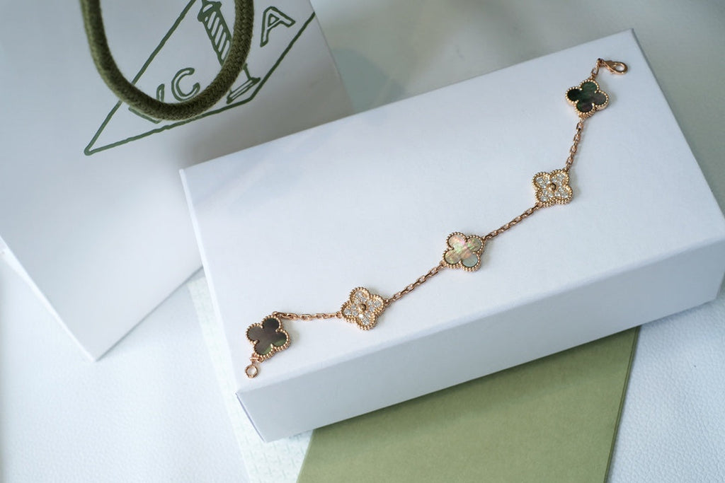 [Dream]New CLOVER 5 MOTIF GRAY MOP BRACELET COLLECTION