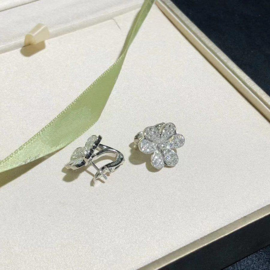 ¡®Dream¡¯FRIVOLE SILVER FLOWER DIAMOND EARRINGS