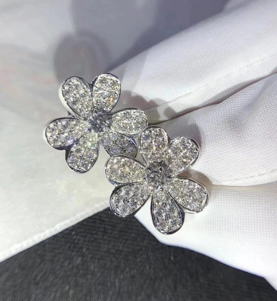 ¡®Dream¡¯FRIVOLE SILVER FLOWER DIAMOND EARRINGS