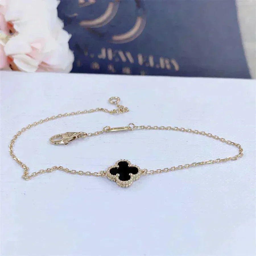 「ドリーム」クローバーオニキス一輪の花ブレスレット