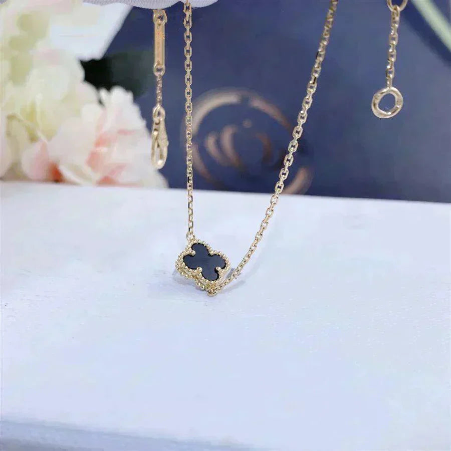 「ドリーム」クローバーオニキス一輪の花ブレスレット